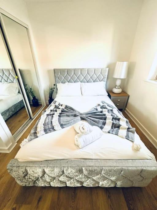 Appartement 2 Bed Entire Upper Flat In